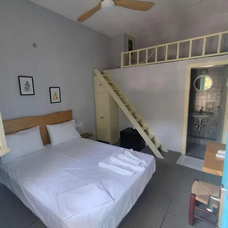 Guest house 12 Acropolis Aegiali