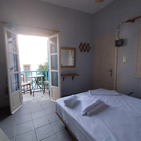 12 Acropolis Aegiali