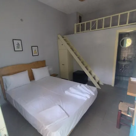 12 Acropolis Guest house Aegiali