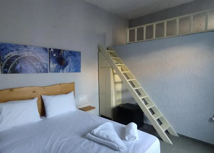 Konukevi 12 Acropolis 3*